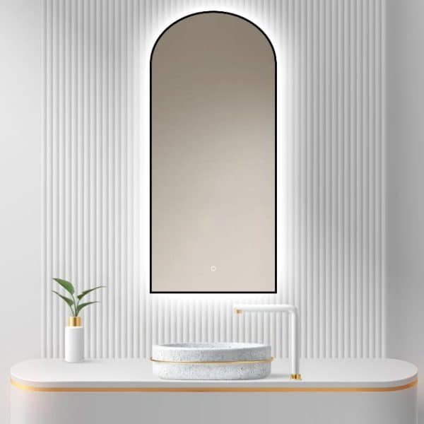 Badkamerspiegel Marrakech 45×100, met zwarte lijst v3, met witte achtergrond