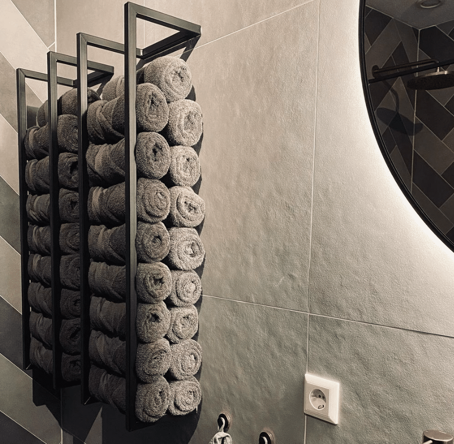 Referentie_foto_badkamerspiegel_ilona_met_zwarte_omlijsting_detail_7