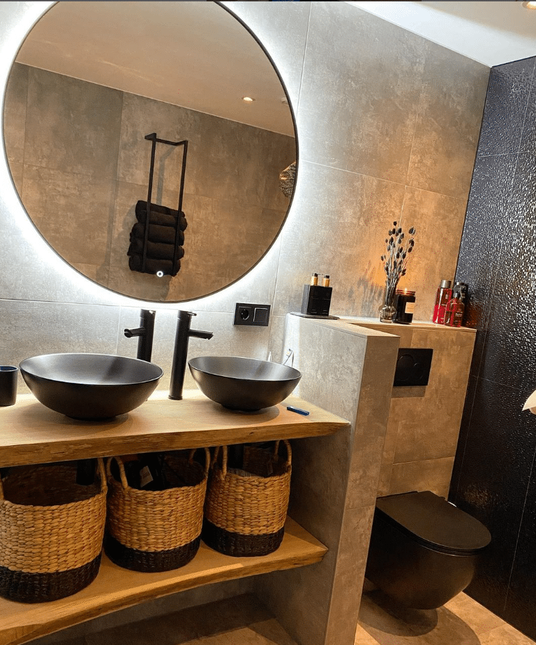 Referentie_foto_badkamerspiegel_ilona_met_zwarte_omlijsting_detail_8