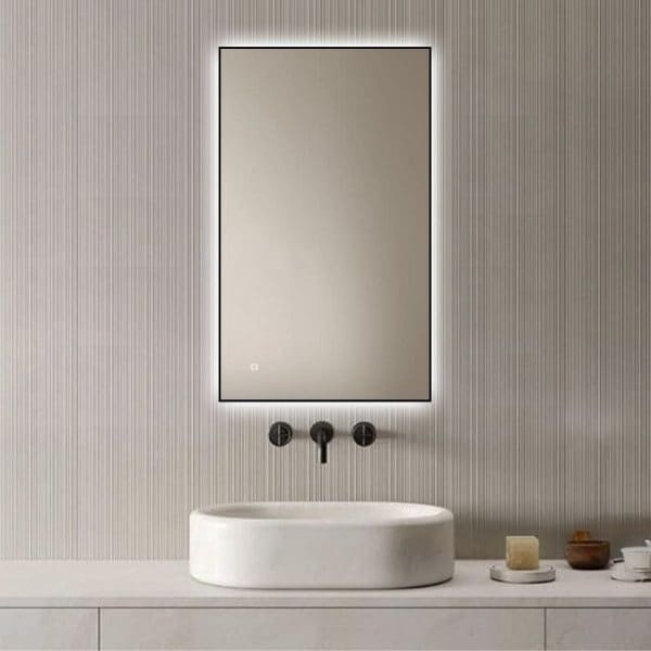 Badkamerspiegel Sorento 100×60, met zwarte lijst, verticaal