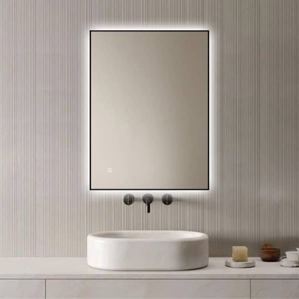 Badkamerspiegel Sorento 80×60, met zwarte lijst, verticaal